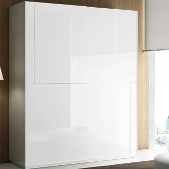 Organize o seu guarda-roupa de forma versátil e prática com o roupeiro Versatile RI. Tenha ainda mais espaço para arrumar as suas roupas com este roupeiro moderno e resistente!