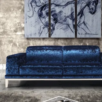 O sofá Vitoria 2 lugares é o sonho de todos os design lovers. Seu estilo moderno e elegante proporciona um ambiente aconchegante para a sua casa.