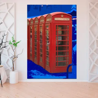 Um símbolo icônico de Londres: a Cabine Telefônica Vermelha, um símbolo do passado que permanece preservado para sempre.