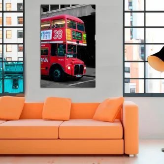 Viaje como nunca antes com a pintura típica de ônibus londrino - explore cada cantinho desta excitante cidade!