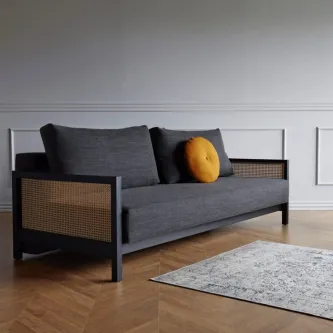 Durma com mais conforto e utilidade. O sofá cama Narvi é a melhor escolha para quem precisa de um espaço diferenciado e moderno!