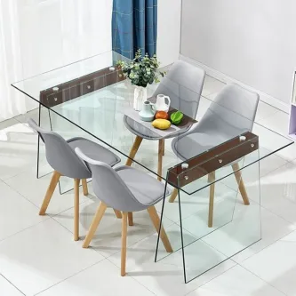 A mesa de vidro Selene, com a sua elegância e beleza únicas, é o destaque do seu ambiente. Um estilo moderno e sofisticado para todas as suas refeições!