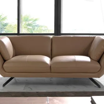 O sofá leida é o lugar perfeito para relaxar em dois! Desfrute de suas noites e dias mais confortáveis com o nosso sofá de 2 lugares!