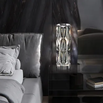Uma luz para iluminar o seu lar. O Candeeiro de Mesa Puntes é a escolha perfeita para aqueles que procuram criar um ambiente acolhedor e moderno.