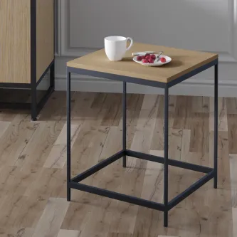A mesa de apoio Tube 01 é a escolha certa para adicionar um toque moderno e minimalista a qualquer sala!
