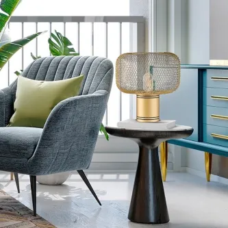 A luz que ilumina seu ambiente candeeiro de mesa Osiris, com estilo clássico e moderno ao mesmo tempo.