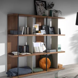 Organização e utilidade juntas. A estante Vernazza é a solução perfeita para aproveitar todos os espaços da sua casa.