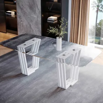 A mesa de vidro Luca é a combinação perfeita entre elegância e modernidade. Seu design único e minimalista destaca qualquer espaço.