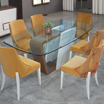 A mesa de vidro Musa New é um artigo versátil que combina elegância com utilidade. Uma peça moderna e autêntica para o seu lar.