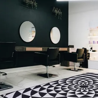 O Tapete Carol Delusion é o toque final para sua decoração. Seu design moderno e versátil permite que você crie ambientes únicos e sofisticados.