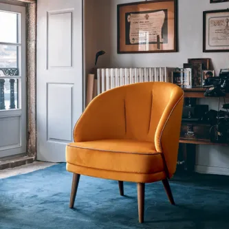 A poltrona Alissa Premium, com seu design moderno e acolchoado, é o complemento perfeito para sua casa. Proporcione conforto e beleza aos seus ambientes.