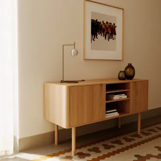 Adicione um toque moderno e aconchegante a qualquer canto da sua casa! O candeeiro de mesa Doul é ideal para criar ambientes acolhedores e únicos.