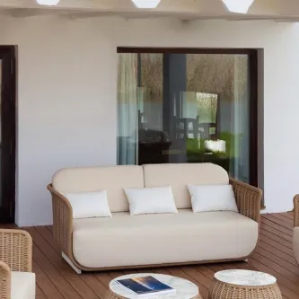 A beleza do conforto: Sofá de 3 Lugares Palma, para criar o ambiente perfeito em sua casa. #sofas #moveis #conforto