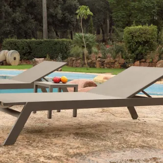 Uma espreguiçadeira Chipre conforto, relaxamento e estilo em um só lugar.