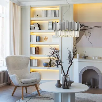 A beleza do Candeeiro de Teto Tiara Cromado ilumina qualquer ambiente com elegância!