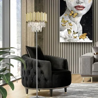 Um toque de luxo. Traz um brilho antigo para o seu ambiente com este candeeiro de pé tiara dourado.