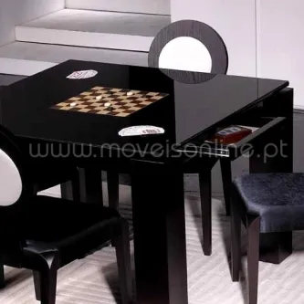 A mesa de jogo Coimbra é um lugar para quem gosta de desafios e diversão. Venha reunir os seus amigos e passar uma noite divertida entre jogos e risadas!