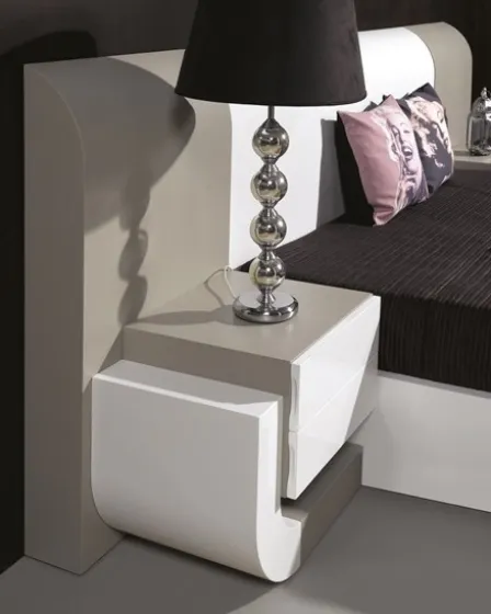 Mesa de Cabeiceira Just Gabrielle