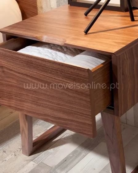 Mesa de Cabeceira Okapa
