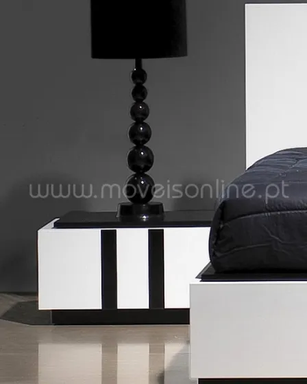 Mesa de Cabeceira Omega II