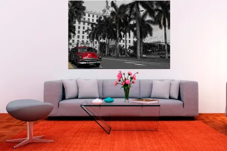 Caixa de carro vermelha em Cuba